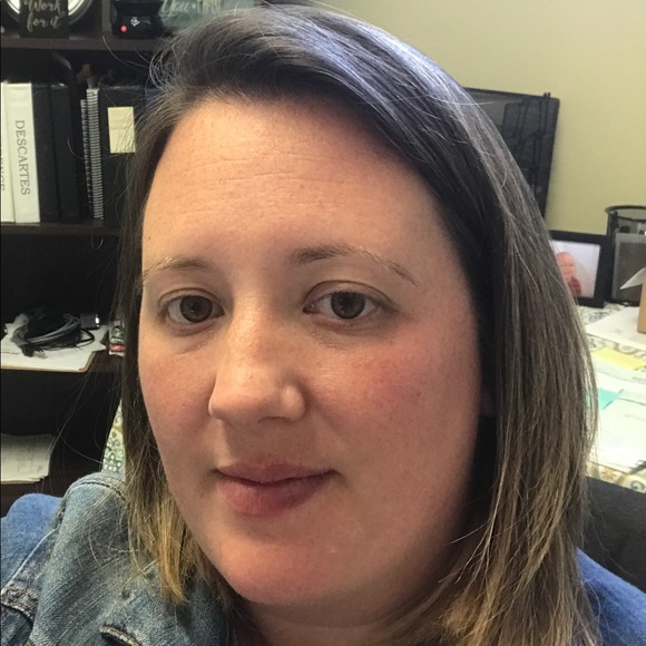 Meet your Posher, Jennifer - Picture 1 of 1